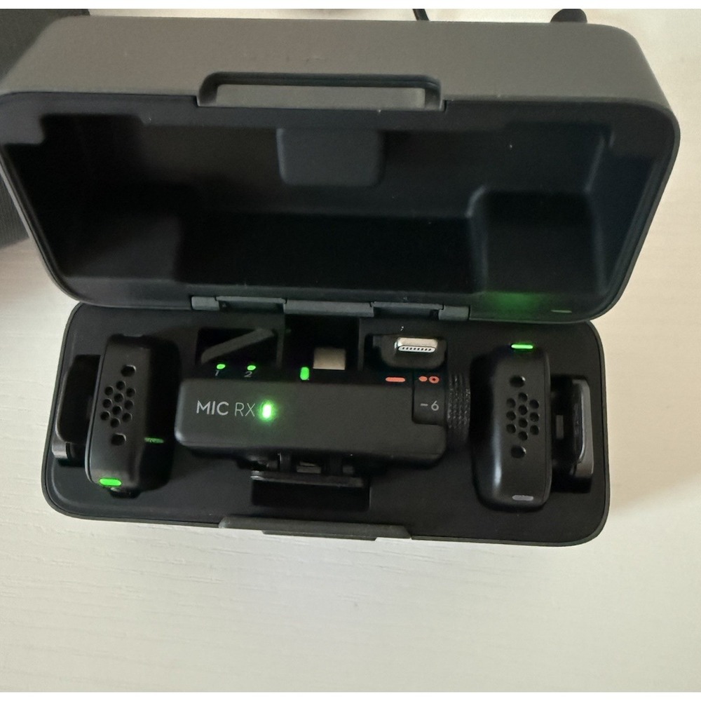 DJI Mic Mini Wireless Microphone 2 TX 1 RX Charging Case & Accessories